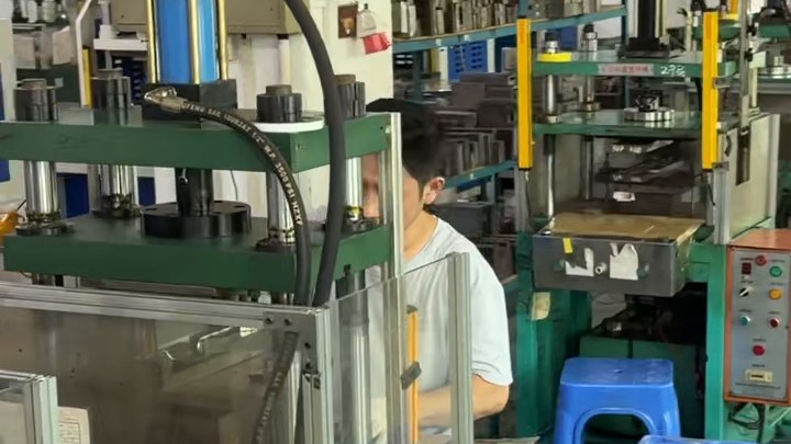 Nhà xưởng sản xuất tại Bình Sơn, Thâm Quyến